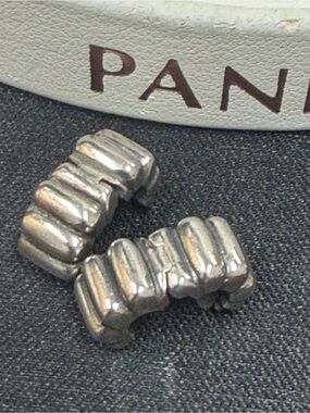 Authentic Pandora Silver Ribbed Clip pair Charm - Silver